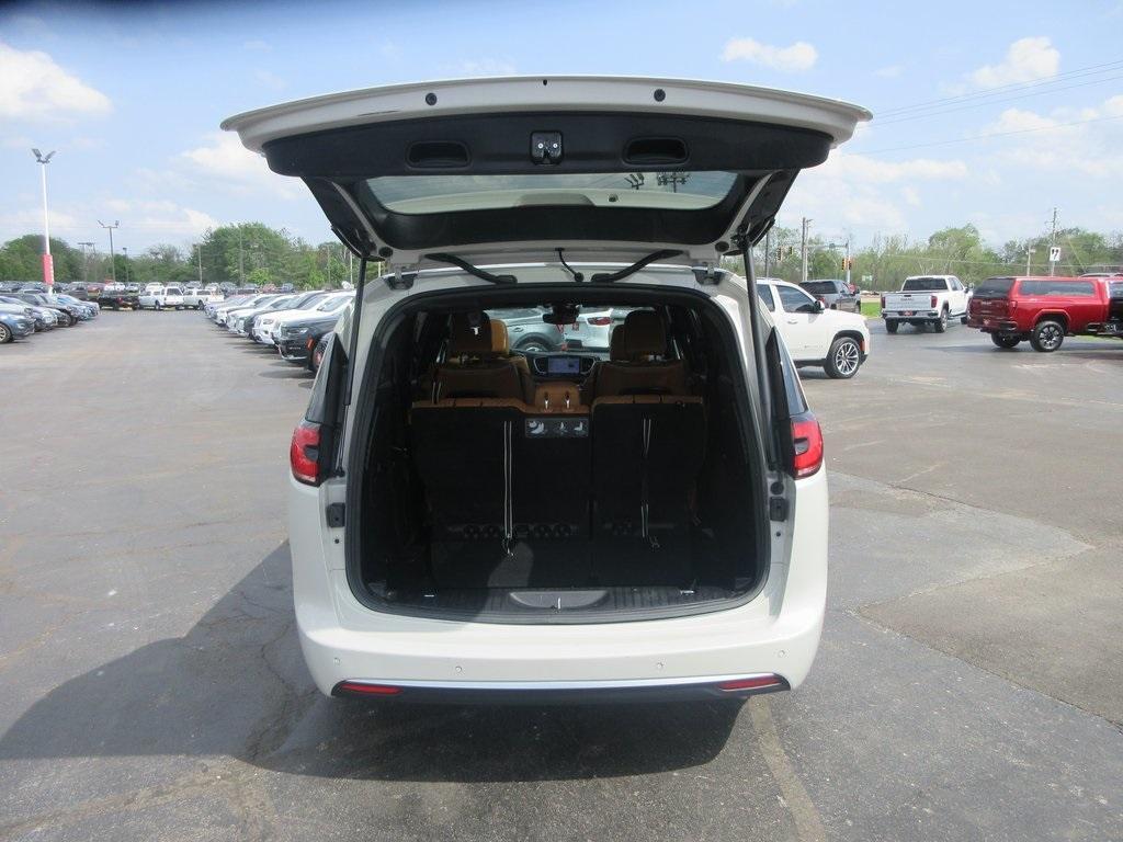 used 2021 Chrysler Pacifica Hybrid car, priced at $27,995