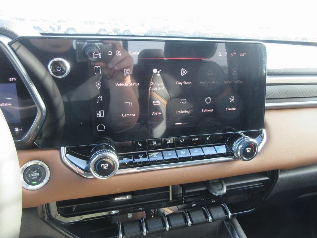 new 2025 GMC Canyon car, priced at $45,928