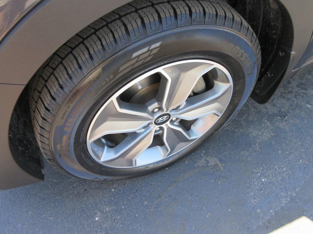 used 2014 Hyundai Santa Fe car, priced at $7,495