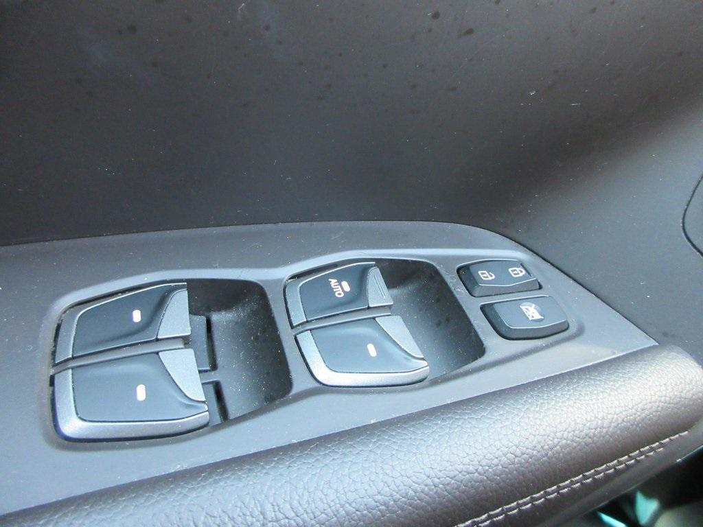 used 2014 Hyundai Santa Fe car, priced at $7,495