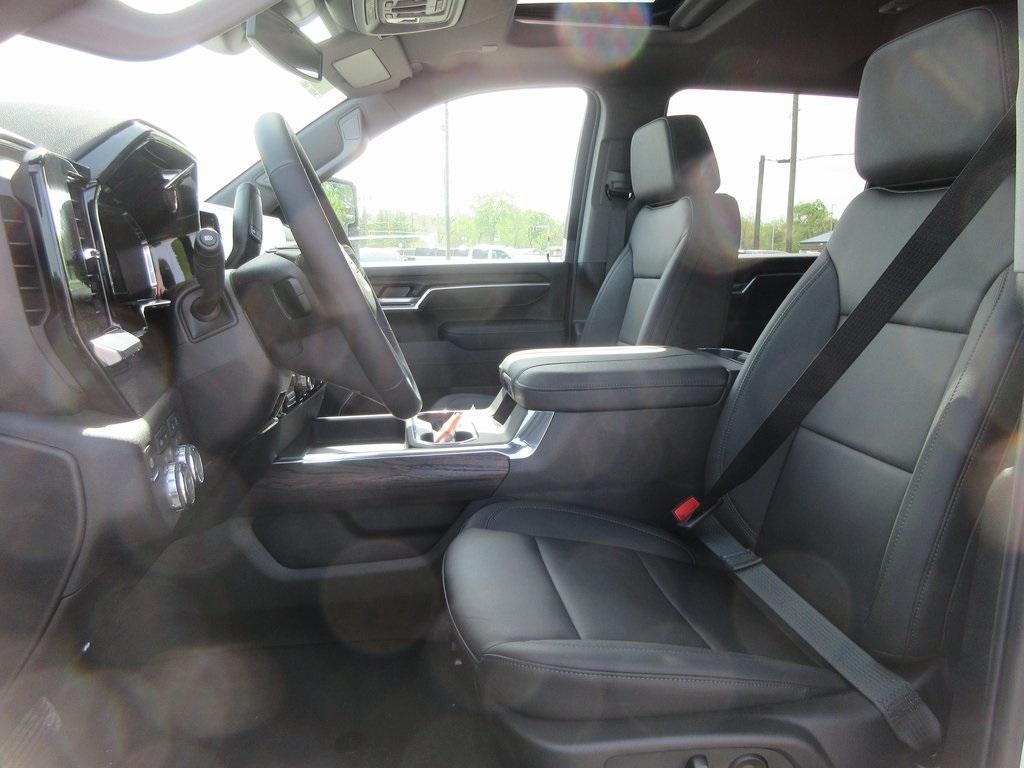 new 2025 GMC Sierra 3500 car, priced at $78,146