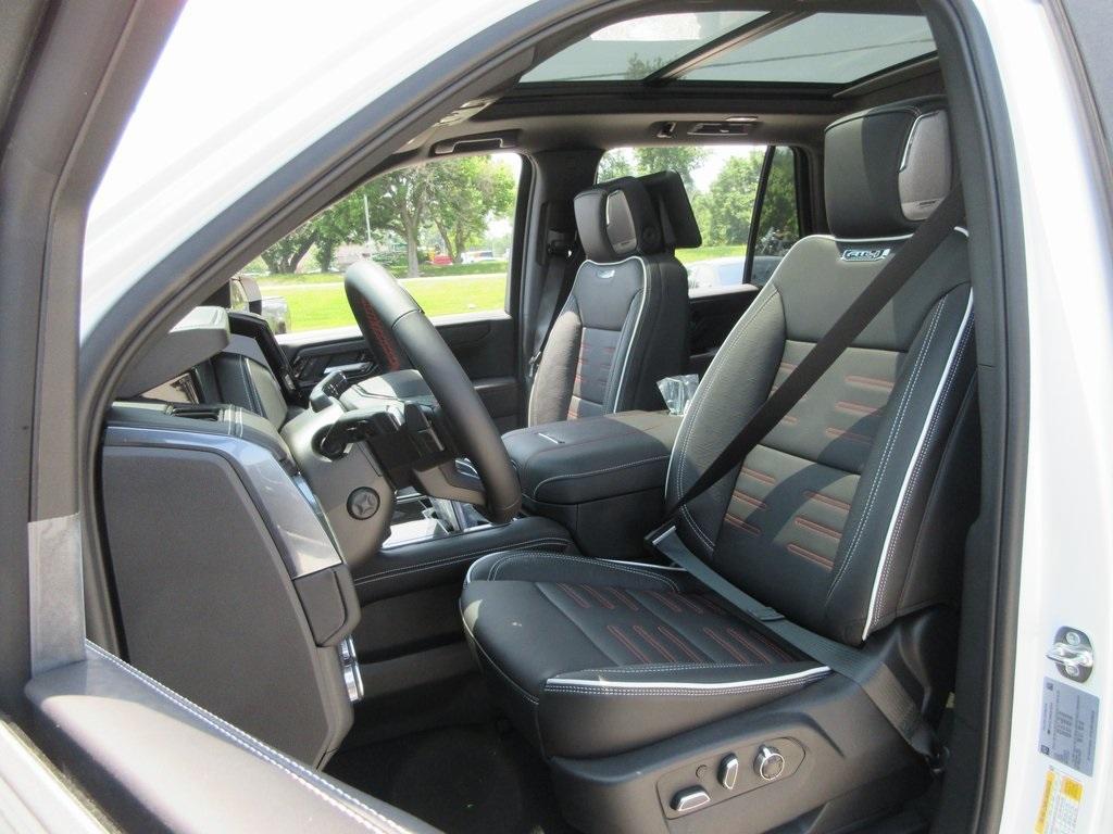 new 2025 GMC Yukon car, priced at $95,586