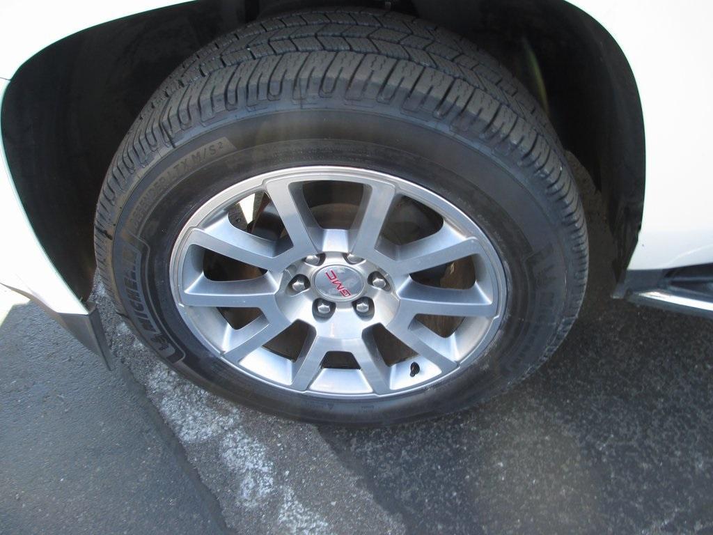 used 2019 GMC Yukon XL car, priced at $27,995