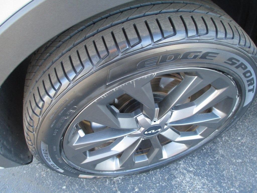 used 2023 Kia Sorento car, priced at $31,995