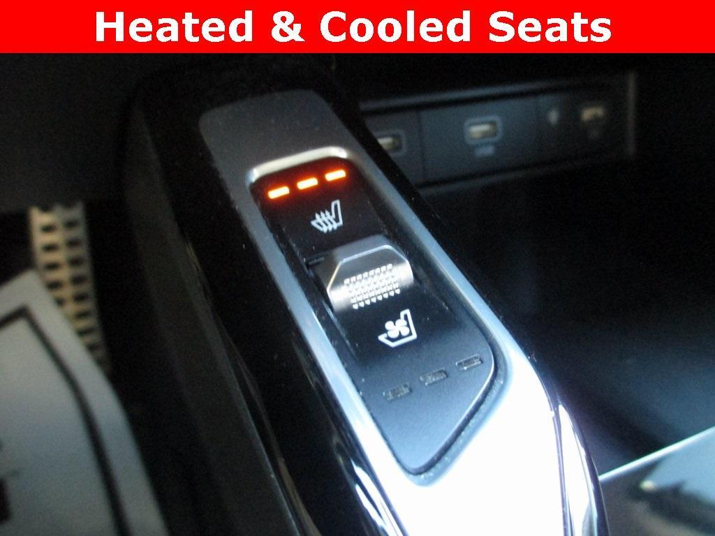 used 2023 Kia Sorento car, priced at $31,995