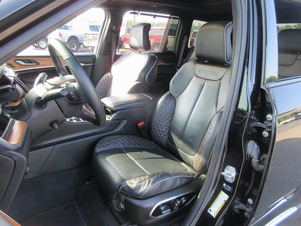 used 2022 Jeep Grand Cherokee car, priced at $40,995