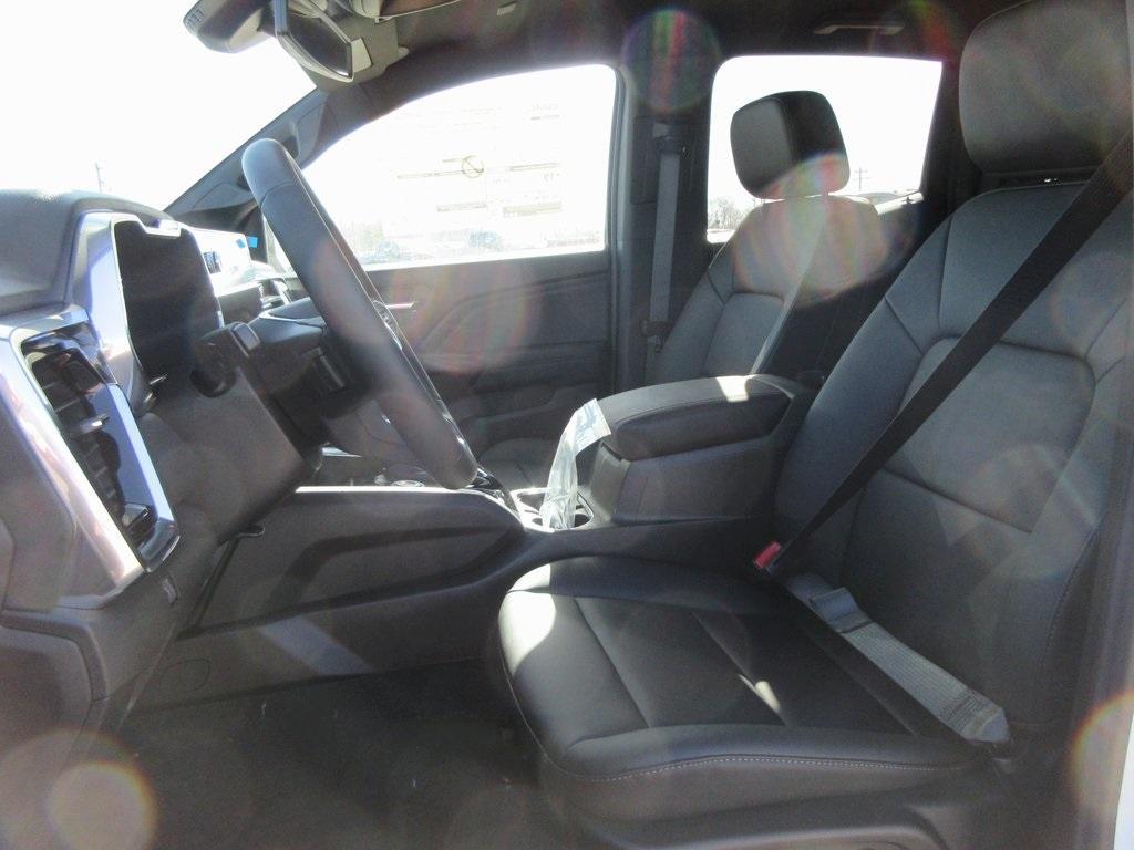 new 2025 GMC Canyon car, priced at $40,982