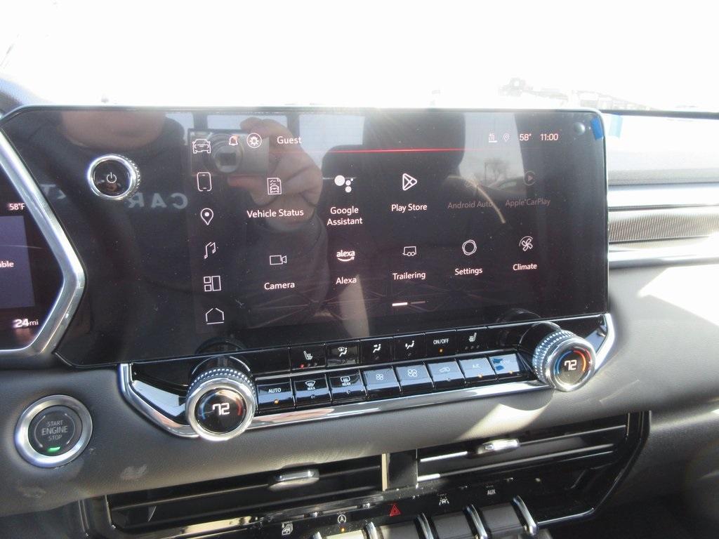 new 2025 GMC Canyon car, priced at $40,982