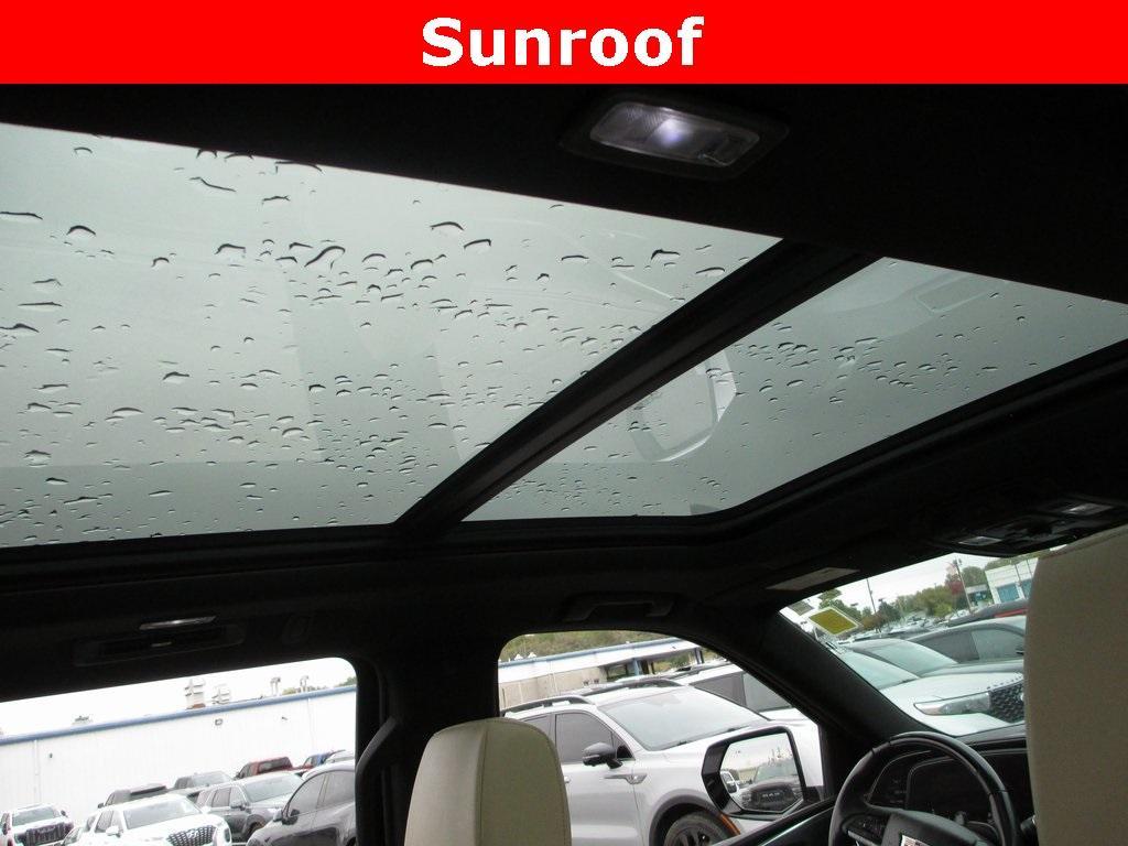 used 2022 Cadillac Escalade ESV car, priced at $56,995