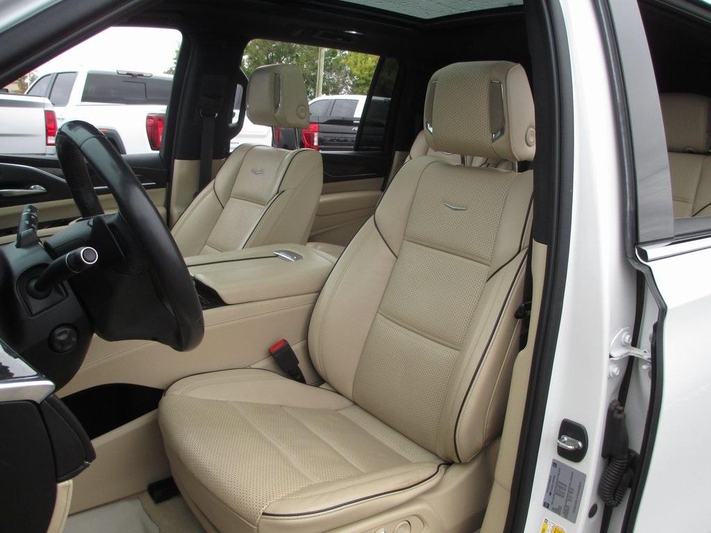 used 2022 Cadillac Escalade ESV car, priced at $56,995