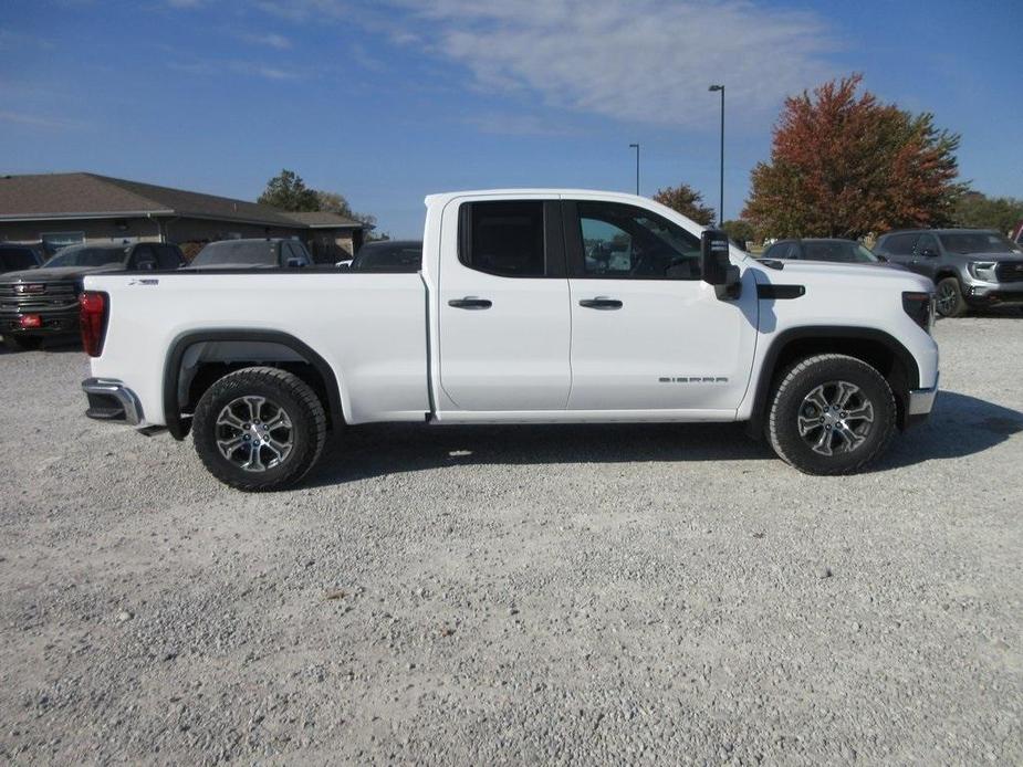 new 2025 GMC Sierra 1500 car, priced at $47,136