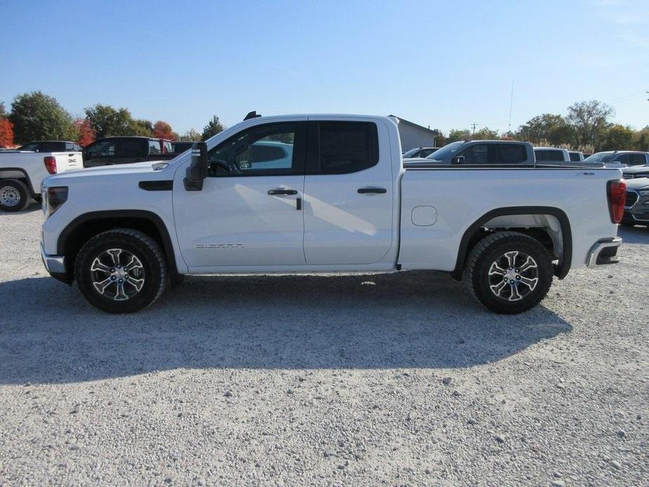 new 2025 GMC Sierra 1500 car, priced at $47,136