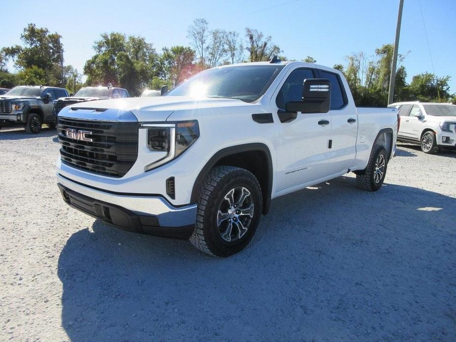 new 2025 GMC Sierra 1500 car, priced at $47,136