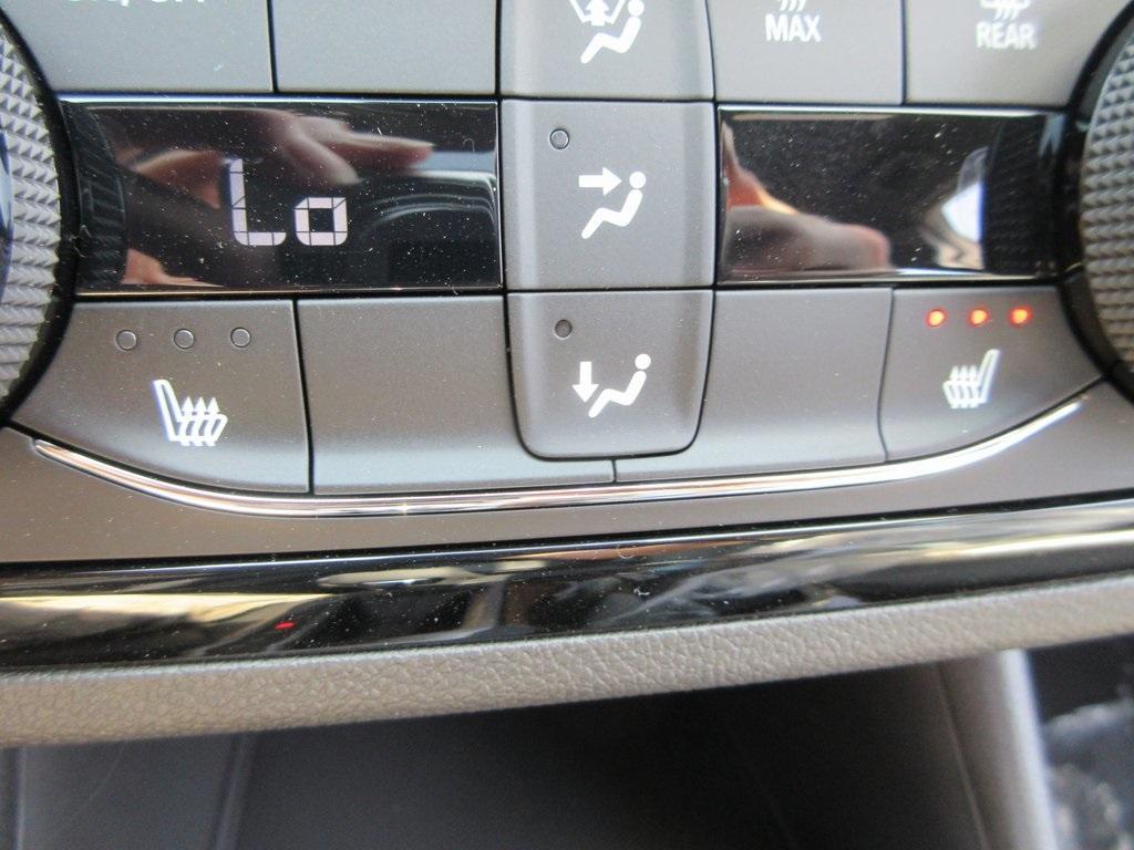 new 2025 Buick Envista car, priced at $28,272