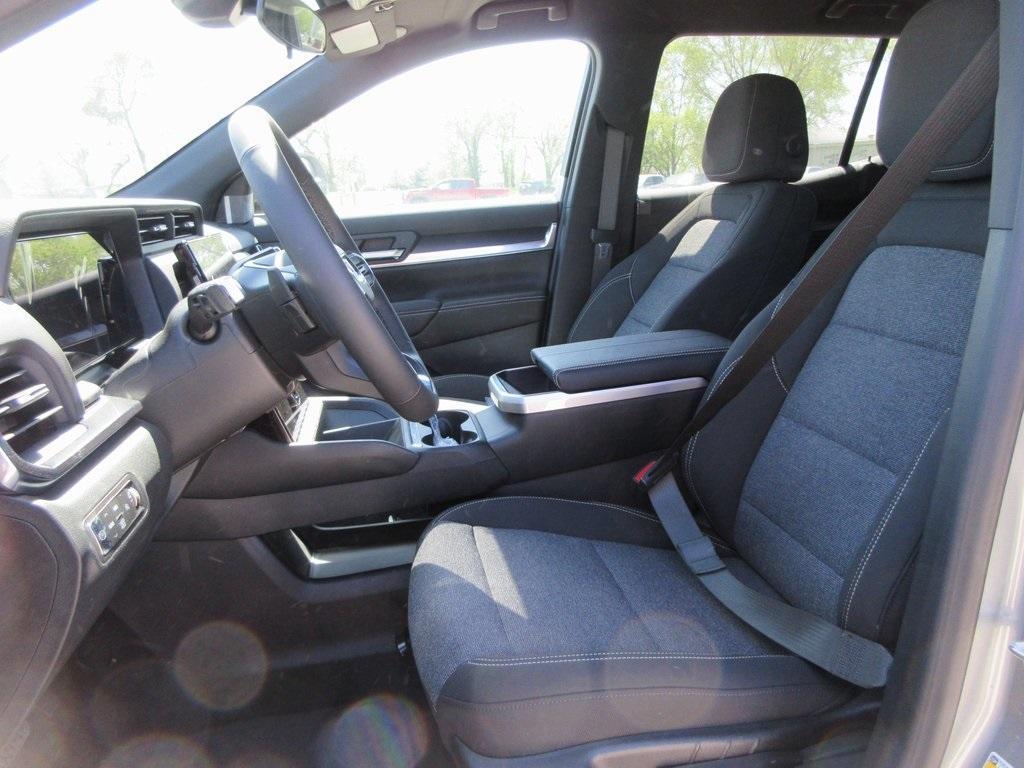 new 2025 GMC Terrain car, priced at $33,205