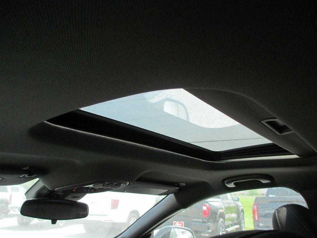 new 2025 Buick Envista car, priced at $26,539