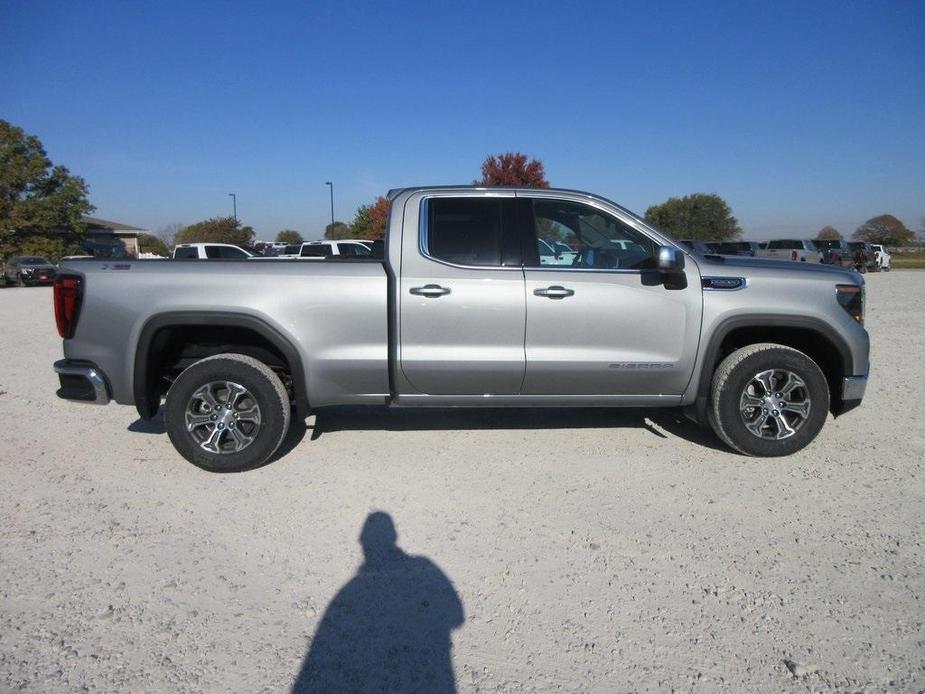 new 2025 GMC Sierra 1500 car, priced at $51,076