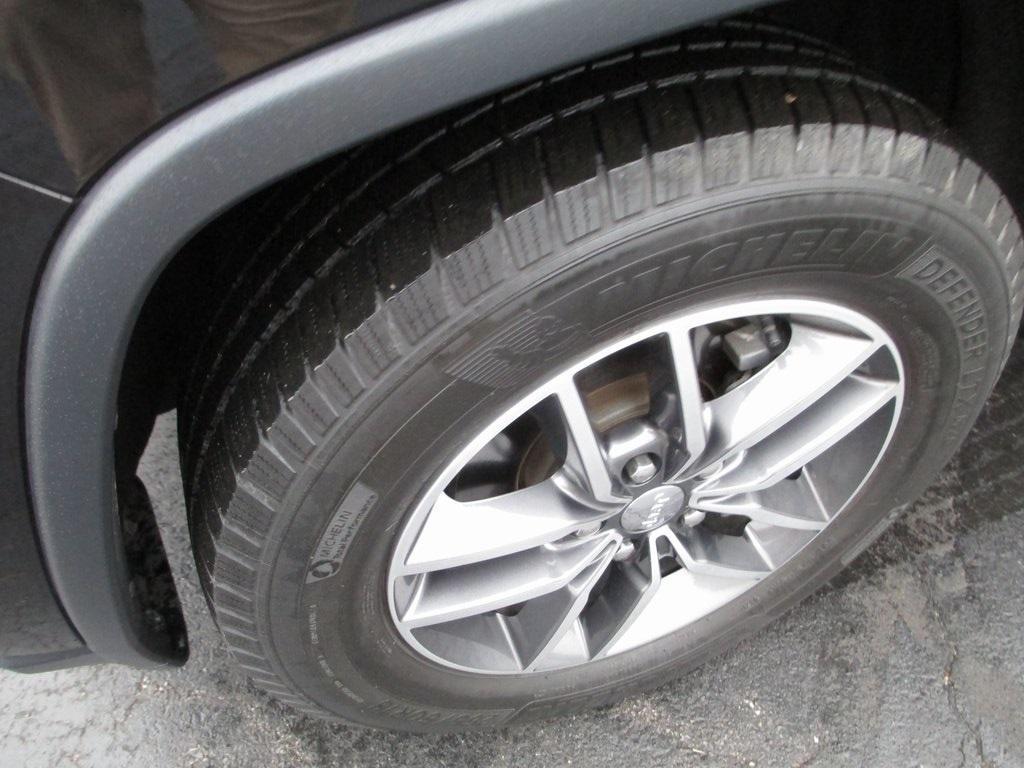 used 2018 Jeep Grand Cherokee car, priced at $15,995