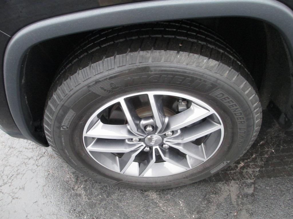 used 2018 Jeep Grand Cherokee car, priced at $15,995