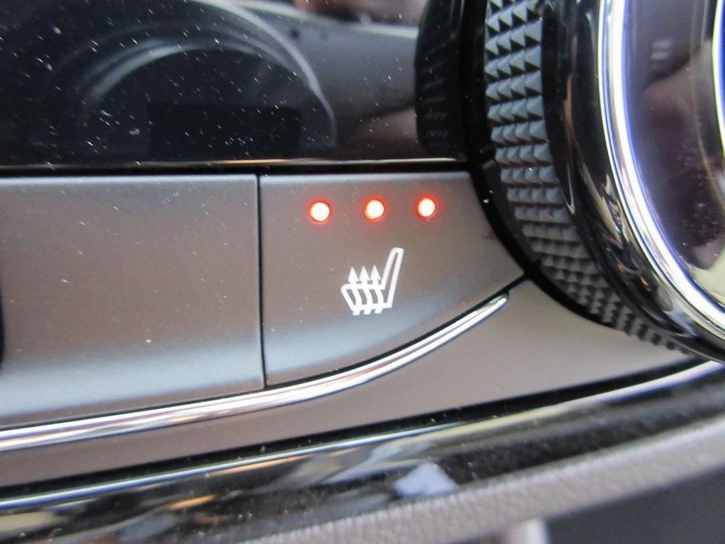 new 2025 Buick Envista car, priced at $28,172