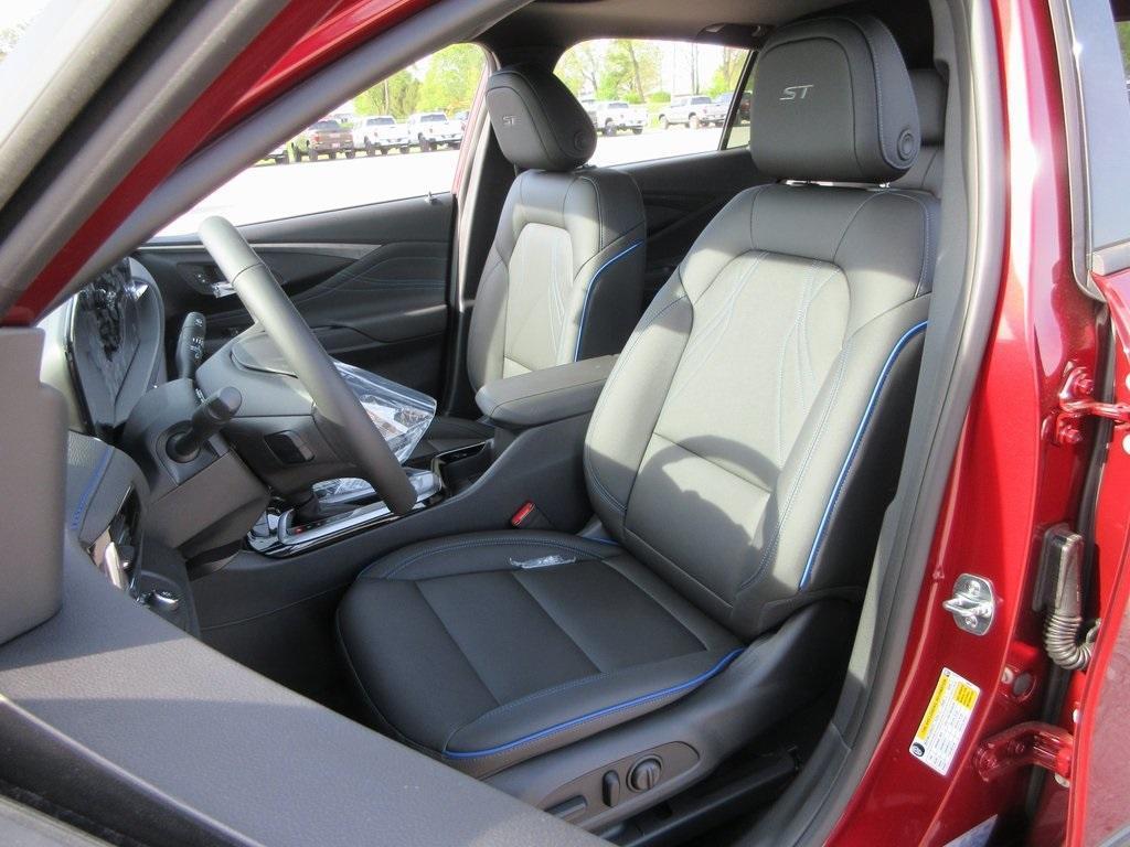 new 2025 Buick Envista car, priced at $28,172