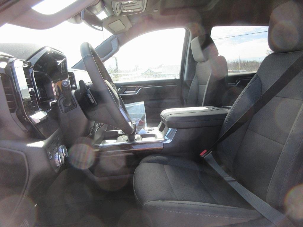 new 2025 GMC Sierra 1500 car, priced at $53,540