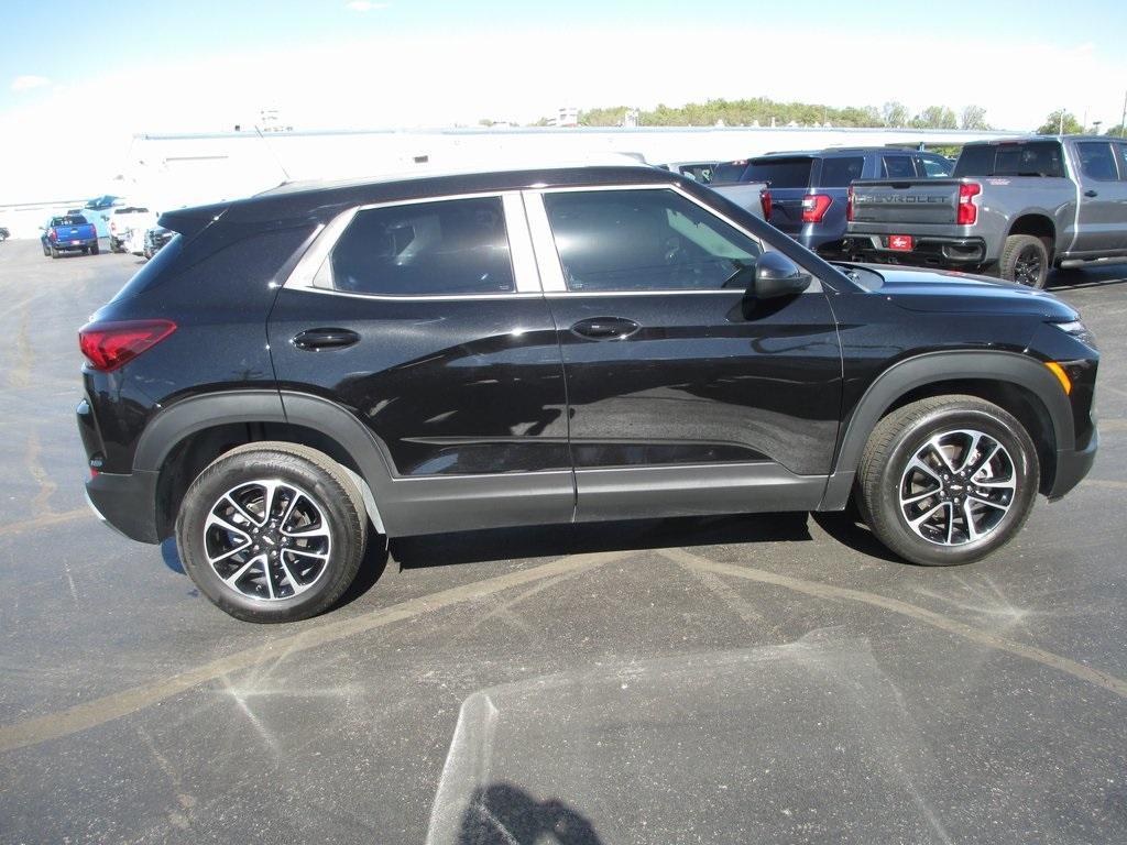 used 2025 Chevrolet TrailBlazer car, priced at $23,995