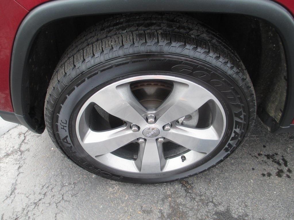 used 2015 Jeep Grand Cherokee car, priced at $10,995