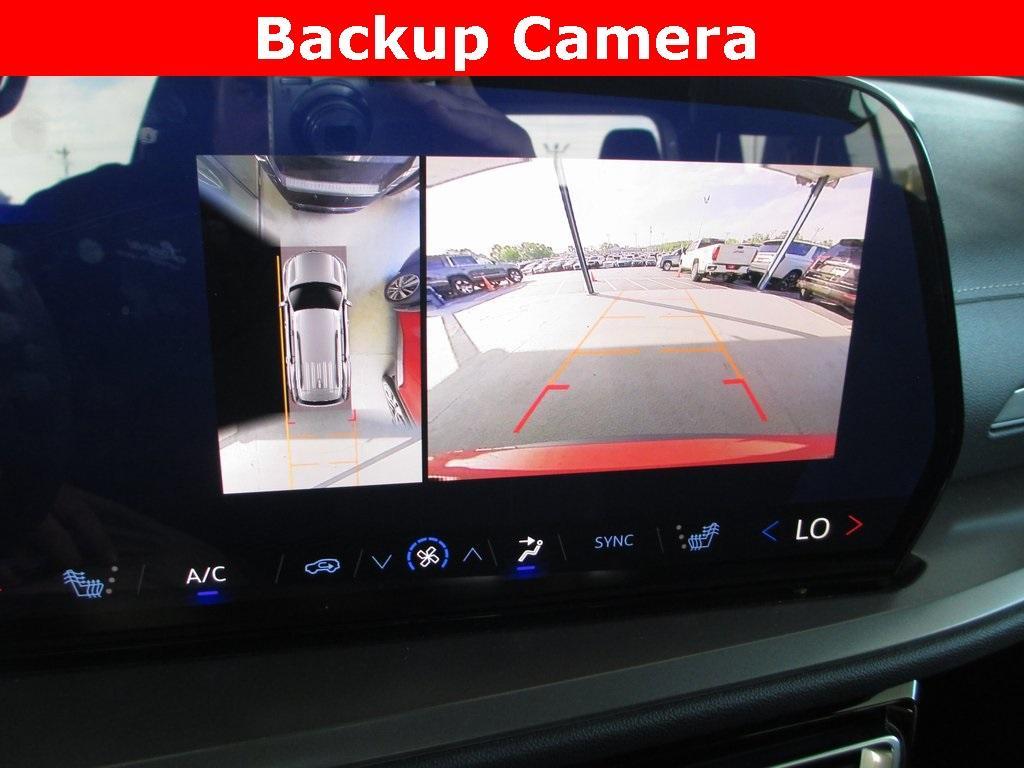 used 2024 Chevrolet Traverse car, priced at $39,995