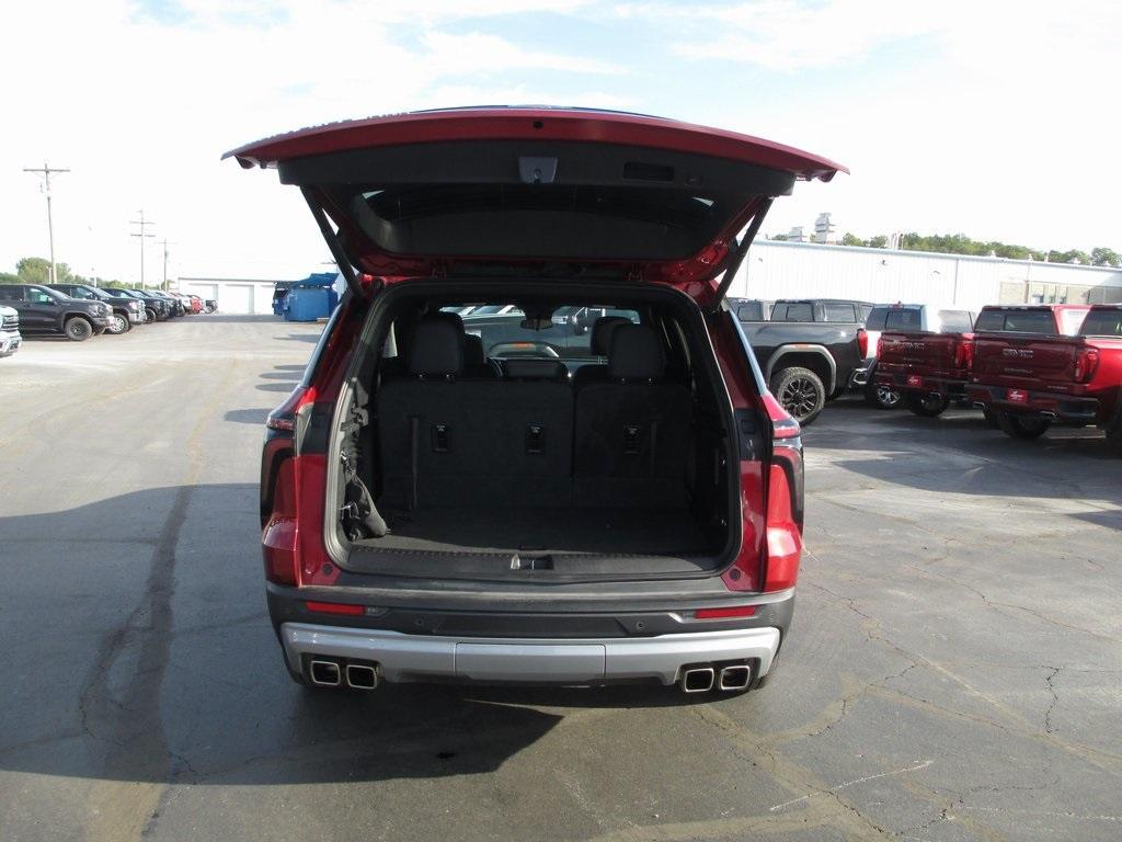 used 2024 Chevrolet Traverse car, priced at $39,995