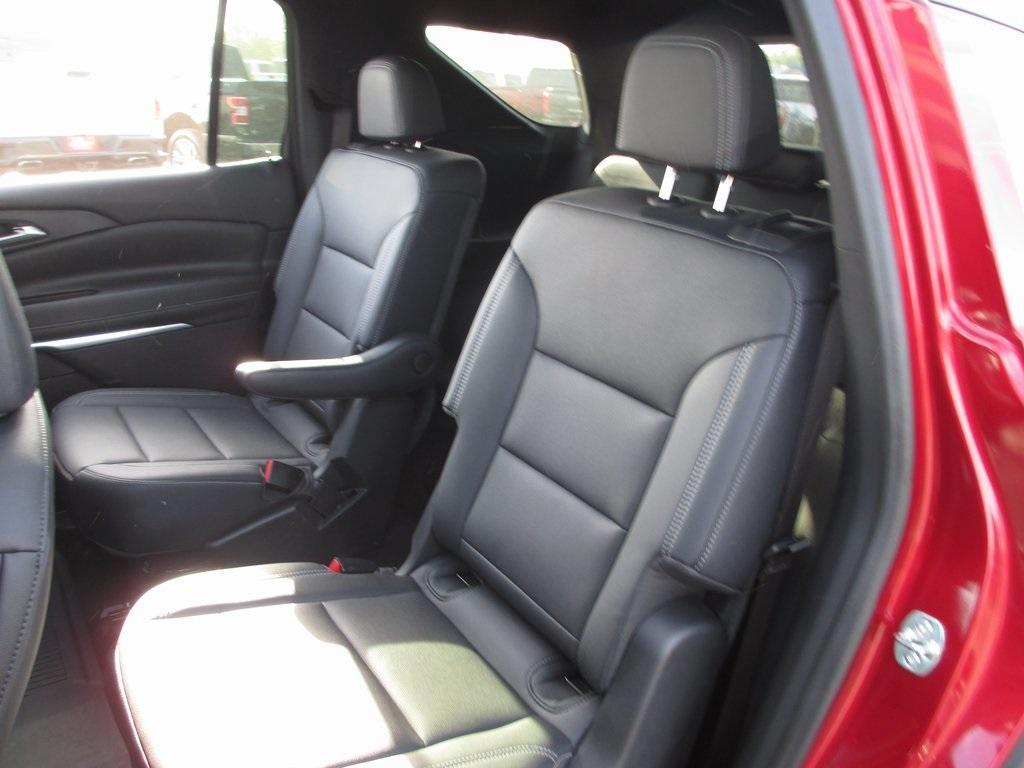 used 2024 Chevrolet Traverse car, priced at $39,995