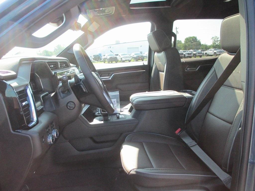 new 2025 GMC Sierra 1500 car, priced at $70,601