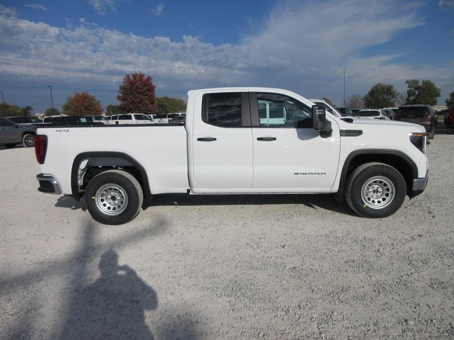 new 2025 GMC Sierra 1500 car, priced at $45,180