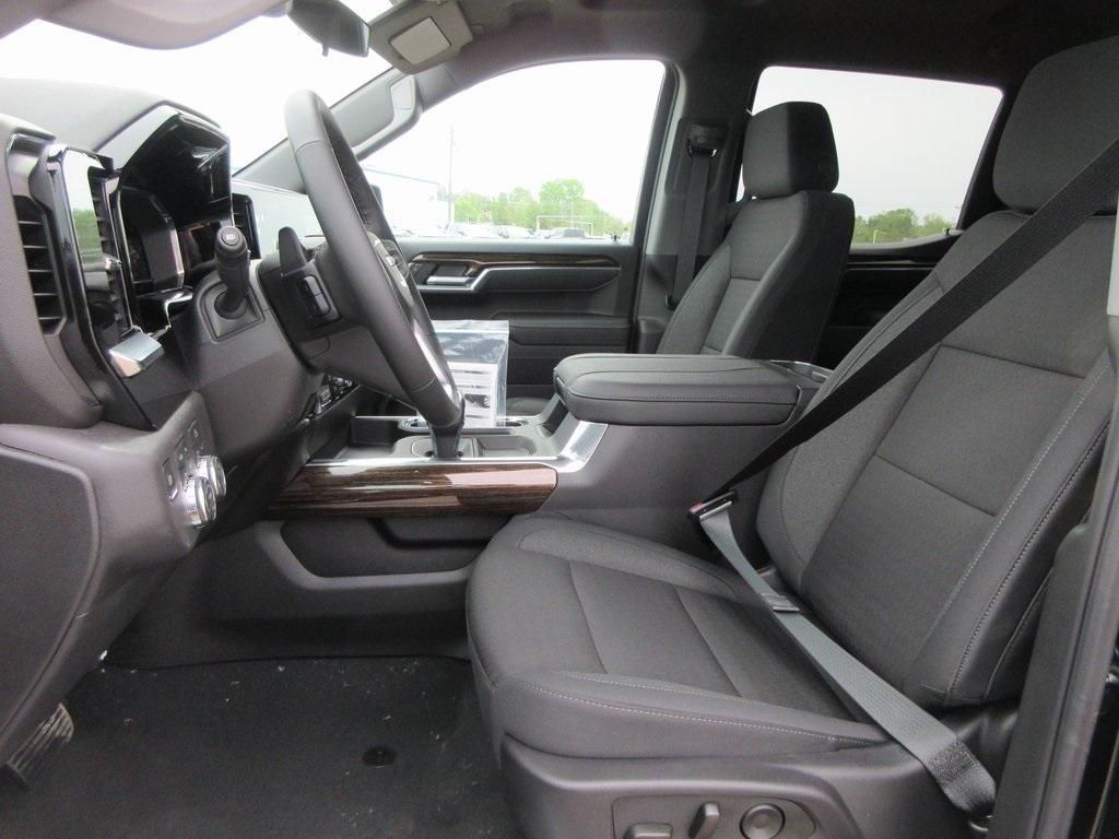 new 2025 GMC Sierra 1500 car, priced at $56,439