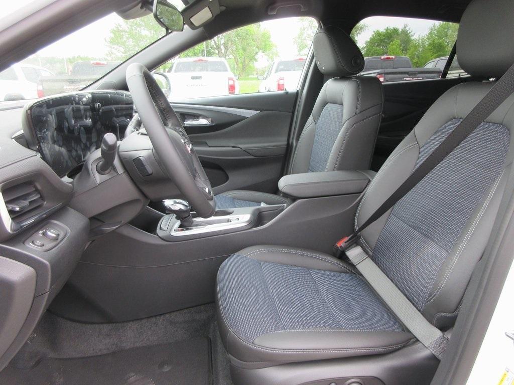 new 2025 Buick Envista car