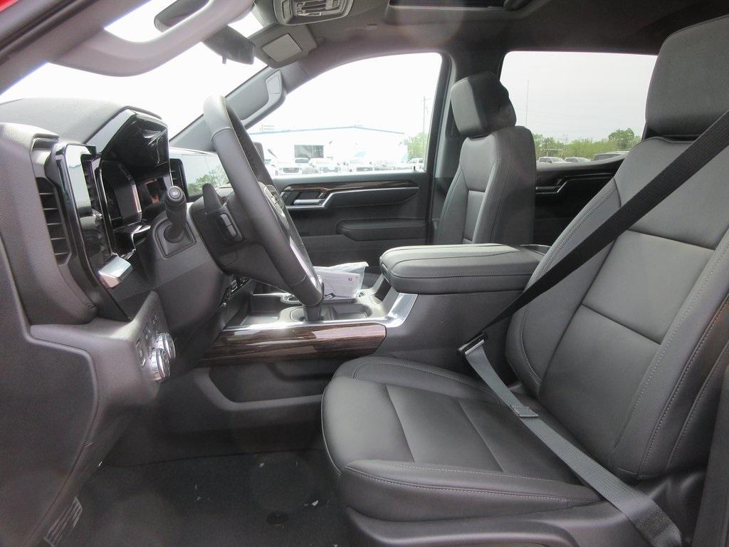 new 2025 GMC Sierra 1500 car, priced at $59,721