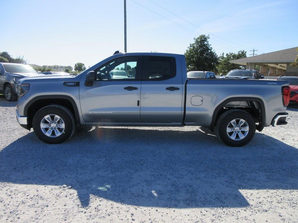 new 2025 GMC Sierra 1500 car, priced at $40,601