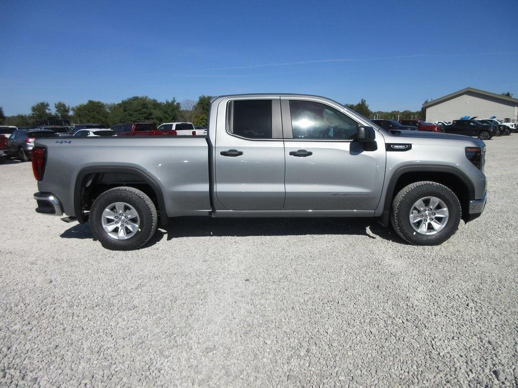 new 2025 GMC Sierra 1500 car, priced at $40,601