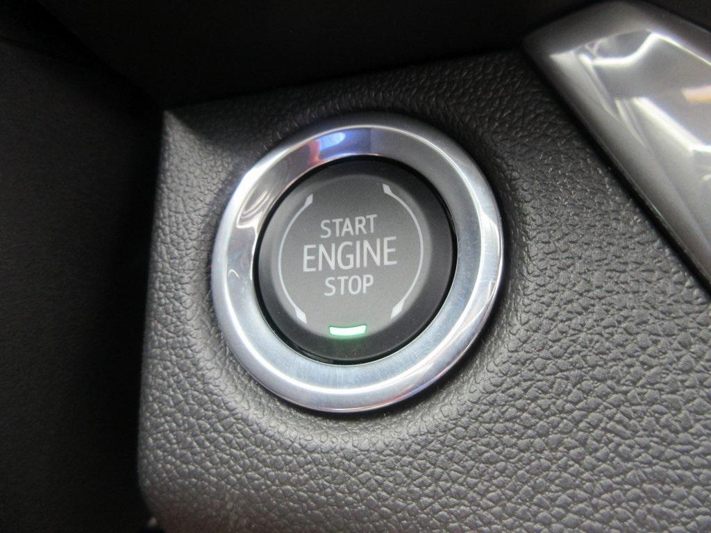 new 2025 Buick Envista car, priced at $22,646