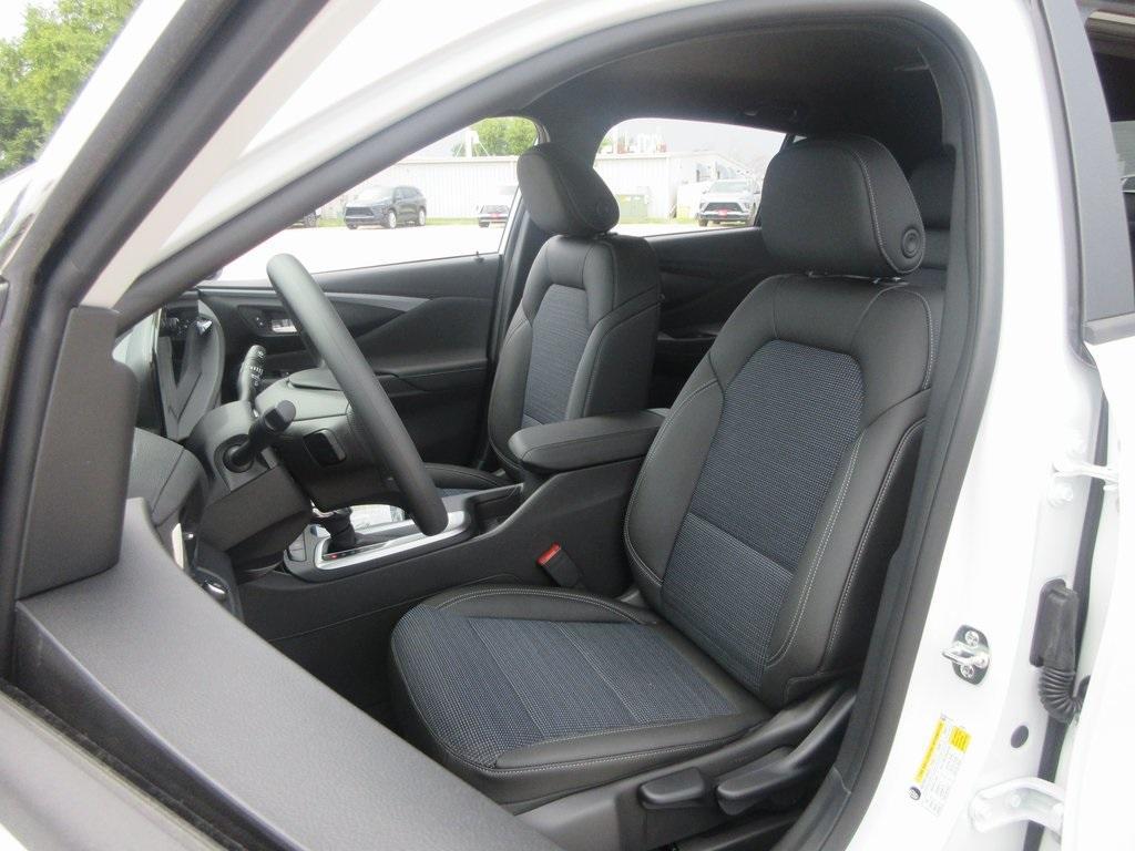 new 2025 Buick Envista car, priced at $22,646