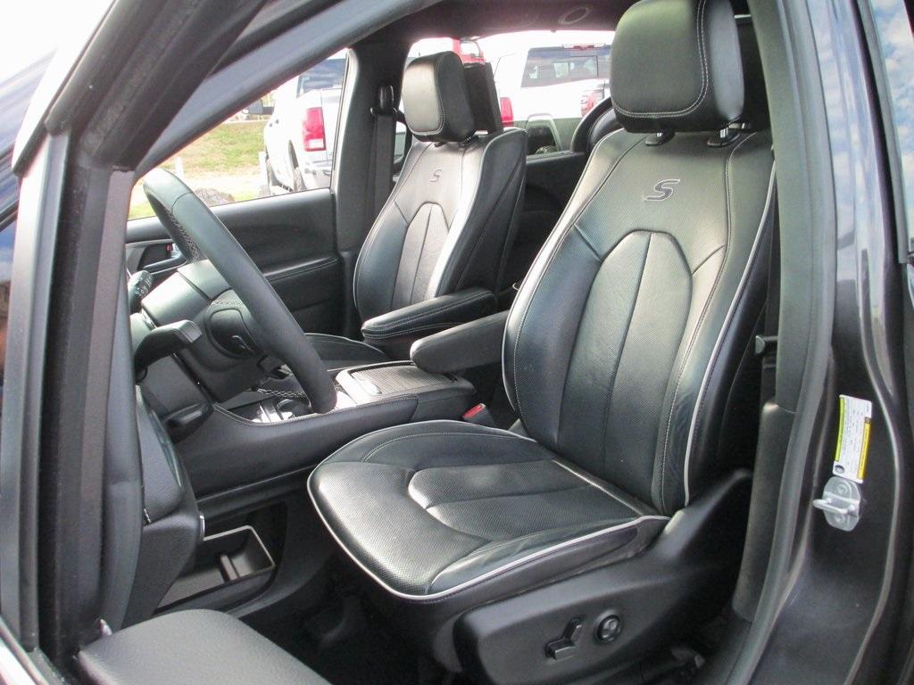 used 2022 Chrysler Pacifica car, priced at $25,995