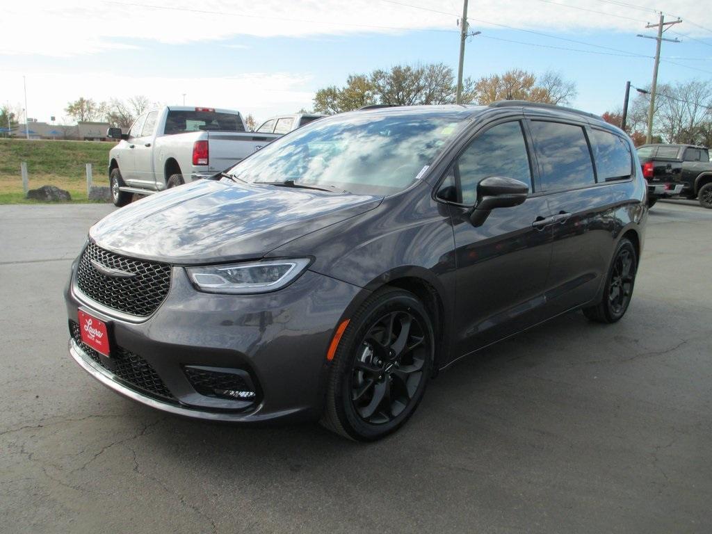 used 2022 Chrysler Pacifica car, priced at $25,995