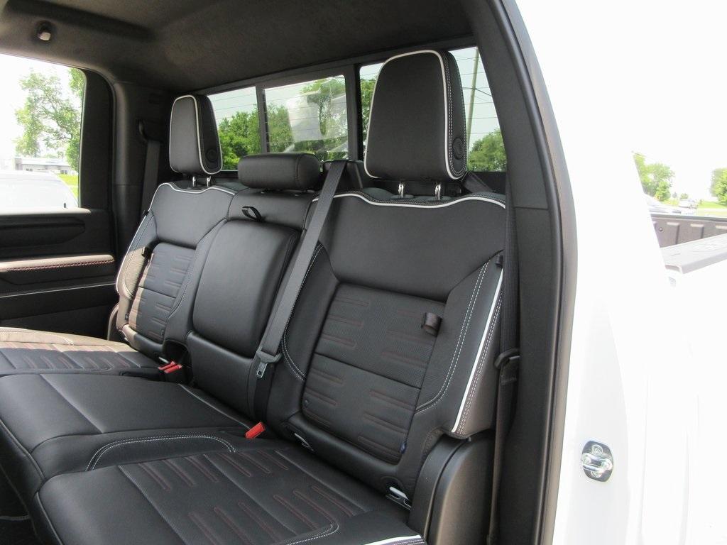 new 2025 GMC Sierra 2500 car, priced at $100,284