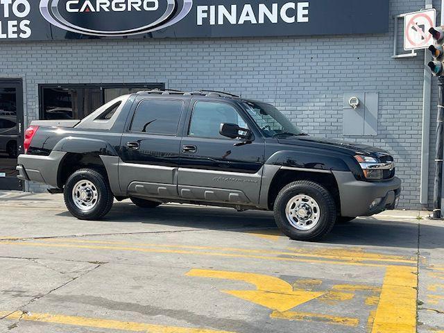 used 2002 Chevrolet Avalanche car, priced at $17,995