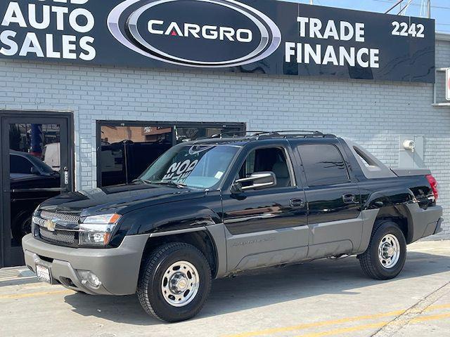 used 2002 Chevrolet Avalanche car, priced at $17,995