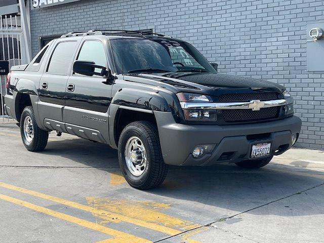 used 2002 Chevrolet Avalanche car, priced at $17,995