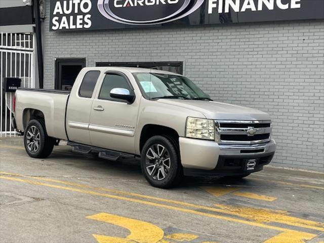 used 2009 Chevrolet Silverado 1500 car, priced at $13,995