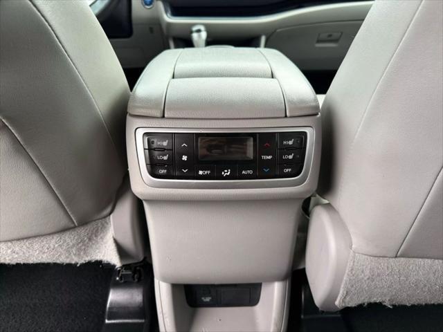 used 2017 Toyota Highlander Hybrid car, priced at $18,995