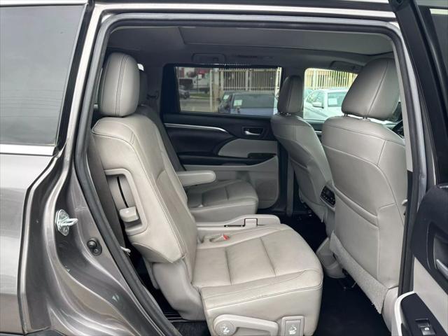 used 2017 Toyota Highlander Hybrid car, priced at $18,995