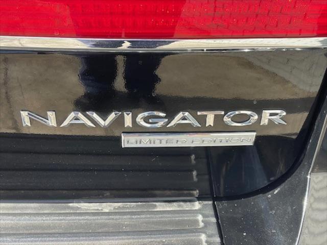 used 2008 Lincoln Navigator car, priced at $10,995